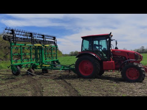 Видео: МТЗ-1222.3 первый выезд в поле после зимы с новым культиватором.