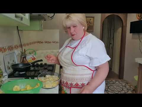 Видео: Ужин для всей семьи. Картошка по-французски плюс весенний салатик