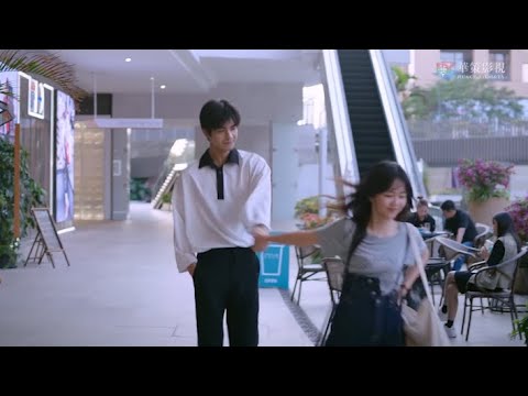 Видео: Она вела себя слишком интимно с соседским мальчиком, ее лучшая подружка так ревновала и говорила жес