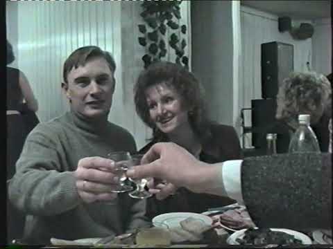 Видео: БОГАТЫЕ 90-х в РЕСТОРАНЕ! День РОЖДЕНИЯ! Только позавидовать!