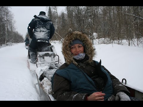 Видео: Отшельник живет один в заброшенной деревне Каракозово. До сих пор с советским паспортом. 2014 г
