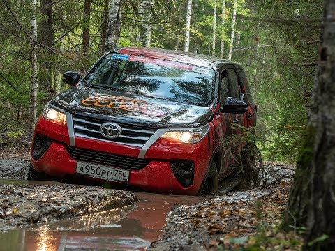 Видео: Toyota Fortuner и Prado на бездорожье. Покатушка у Плещеева озера