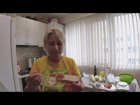 Видео: ЖИВОТ НА СЕЛО : Как се приготвя домашна  лютеница ,когато не си на село...\ LINE D5