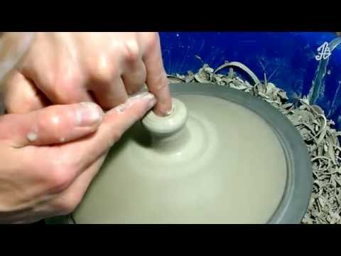 Видео: Приклеивание ручки на крышку