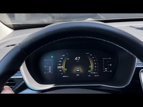 Видео: Geely Atlas Pro, сезон 21, движение в городе, используем мягкий гибрид, система стоп старт в работе