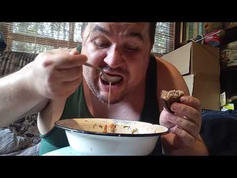 Видео: Обжор на борщ с самодельным майонезом