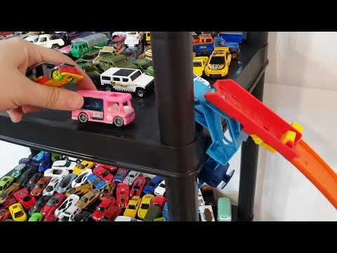 Видео: Hot Wheels Dream Camper против Автобуса. Обзор Hot Wheels 2021. Гонка Hot Wheels