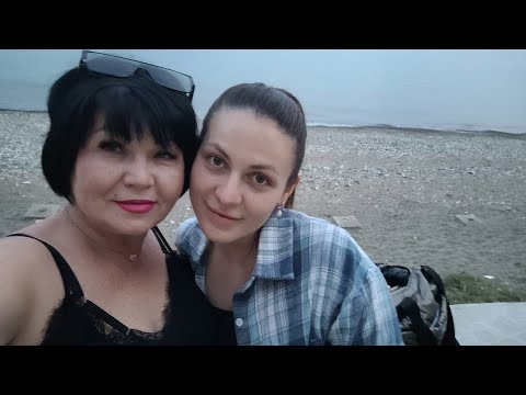 Видео: Праздник Победы и день рождения 🎉 на ночной Набережной Сухума💥