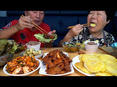 Видео: Корейский лук, блюда из чеснока - шоу еды Mukbang.