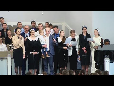 Видео: Ты мой белый парус. Поют группа  молодых семей