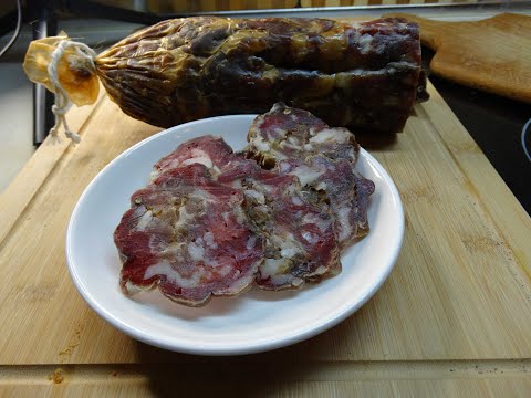 Видео: Созревшая салями с чесноком и перцем - Yami Yami