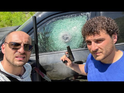 Видео: Пуля против брони! Выдержит ли LAND CRUISER 200? Каха и Чуня.