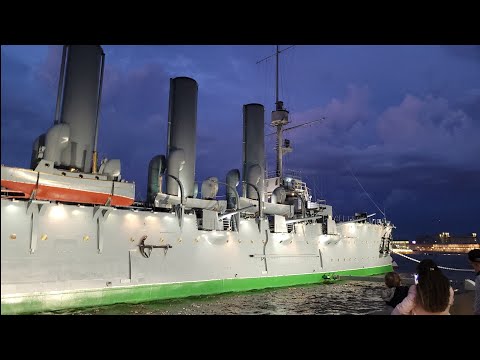 Видео: Санкт-Петербург, ночная прогулка и разводные мосты.