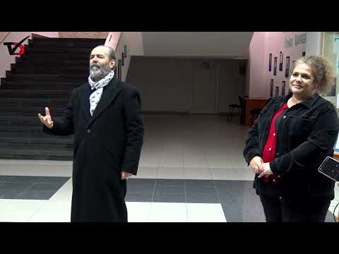 Видео: Любов към формите показва Антон Нейчев с изложба в Международен колеж