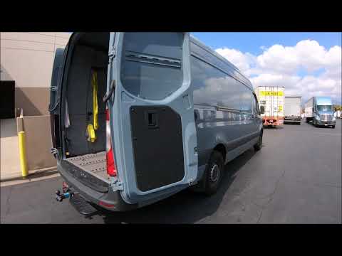 Видео: Спринтер Мерседес.Проблемы с грузом. Работа на вэне. Попал в бурю. Замена масла в коробке  Спринтер.