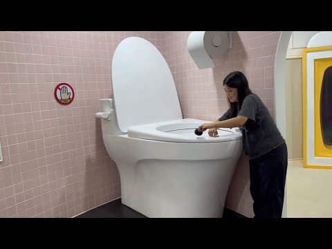 Видео: АСМР в гигантском тематическом парке 🚽📺 схватка, царапина 100+ триггеров 👻