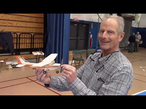 Видео: ЛЕТАЕМ В ДОМ! Вместе с Glastonbury Modelers. 2 ноября 2025 г.