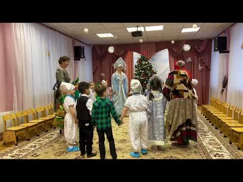 Видео: Новогодний утренник в старшей группе. В поисках волшебных ключей. 2 часть