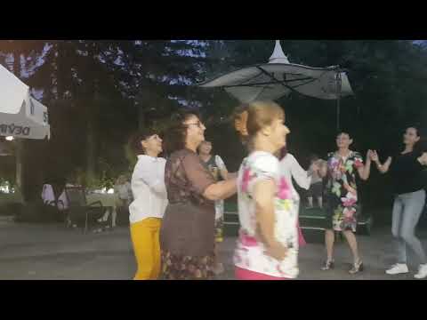 Видео: Мома Яница, хоро, Борово око, Търговище #хоро #българия #фолклор #folklore #bulgaria