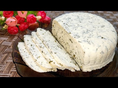 Видео: Покупаю МОЛОКО и КЕФИР и варю СЫР в в домашних условиях. Творожный СЫР с зеленью. Вкусно и быстро !