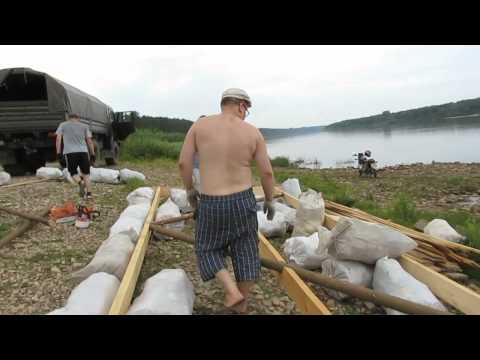 Видео: Как построить плот (просто и доступно каждому)