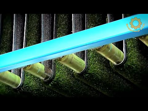 Видео: Как делают футбольное поле с искусственным газоном