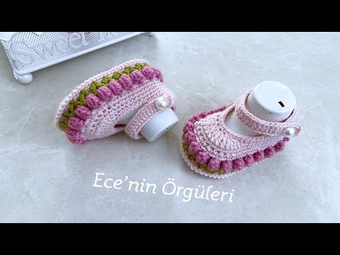 Видео: Вязание крючком для девочки Обувь / Для малышей 3-6 месяцев / Пинетки /Создание композиции с розами