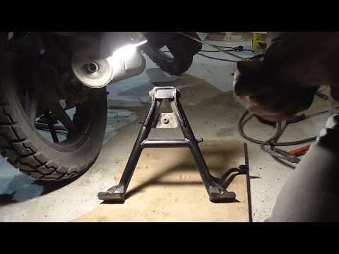 Видео: Bajaj Boxer. Расширение центральной подножки.