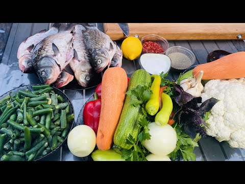 Видео: Простые рецепты от Охапка дров, жаренный карась с овощами. Сами поймали, сами приготовили!