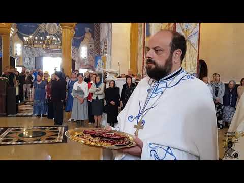 Видео: Света архијерејска Литургија - Храм Светог Јована Владимира