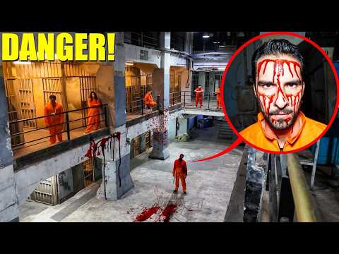 Видео: Если ты увидишь этого окровавленного заключённого в тюрьме, беги! (Он очень опасен)