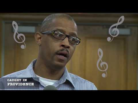 Видео: Если я Вам спою - отмените штраф? Самый справедливый судья в мире!