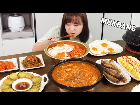 Видео: Mukbang  :) Салат из редиса, пибимпап и тушеное мясо чхонгукчжан действительно вкусные.