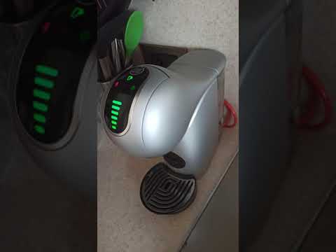Видео: Капсульная кофемашина Krups Genio S Touch KP440E10 серебристая