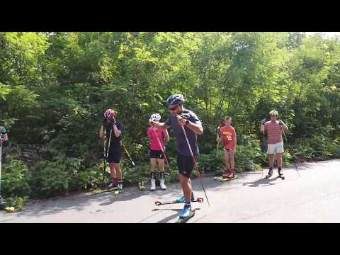 Видео: Коньковый ход на лыжероллерах. Летняя тренировка с Алексеем Петуховым