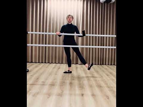 Видео: РАЗМИНКА У СТАНКА (онлайн урок)