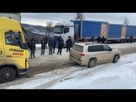 Видео: Снежный плен, в беде не бросаем‼️ #volvo #700дорог #гололед