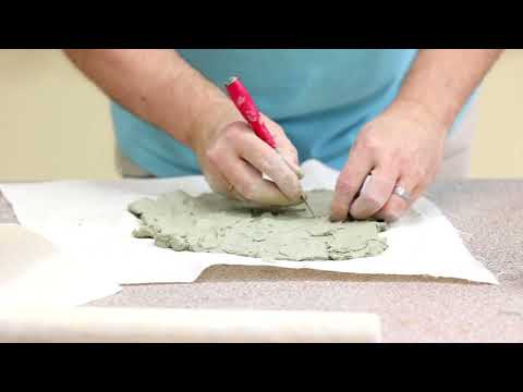 Видео: 10. Лепка анималистического объемно пространственного произведения пластом