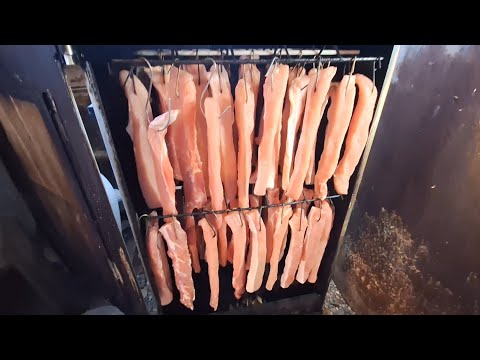 Видео: Опушване на  месо