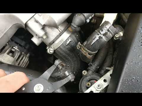 Видео: 🤘(1) Течёт антифриз - Патрубок, Фланец? VW Passat B5 Пассат Б5. Что в этот раз? (часть 1)