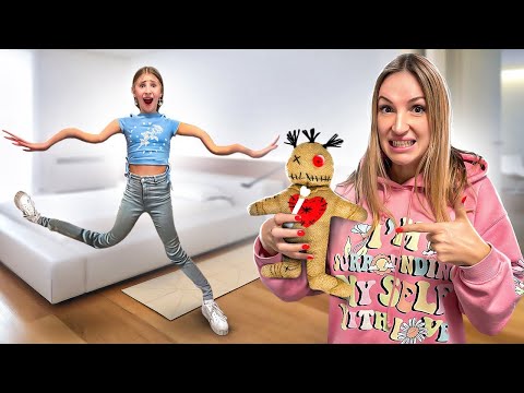 Видео: Мама СЪЗДАДЕ моята ВУДУ КУКЛА 😯 Шега с дъщеря 😍 Мис Никол и приятели
