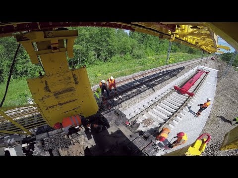 Видео: Капитальный ремонт ж.д. часть 2/8 -  Укладка новых решеток / Track repair 2/8 - Laying new track