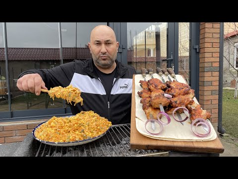 Видео: Обжора на костре и сочный шашлык из курицы