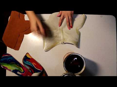 Видео: Пятый этап в производстве обуви. Как собрать заготовку ботинок. Швейная машина - Версаль.