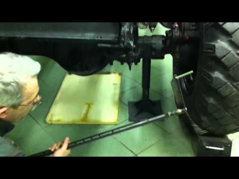 Видео: Вопрос №13.1 Регулировка схождения передних колес ЗИЛ