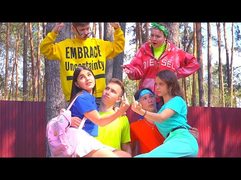 Видео: ДАША С НЮШЕЙ НЕ МОГУТ НИКАК ПОМИРИТЬСЯ!!! ССОРЯТСЯ КАЖДЫЙ ДЕНЬ ИЗ ЗА ПАРНЕЙ