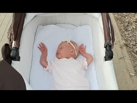 Видео: прогулка с реборном в коляске/кукла реборн/реборн лаура/фотосессия с реборном