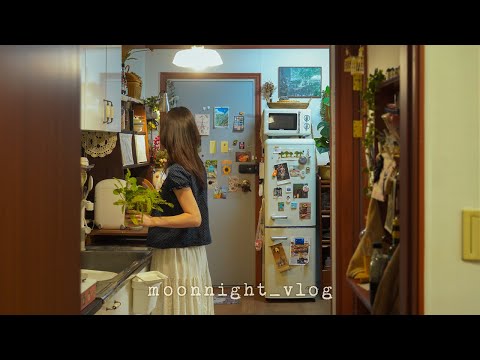 Видео: Снова пеку печенье, стейк и уют с растениями | День в одиночестве 🌿