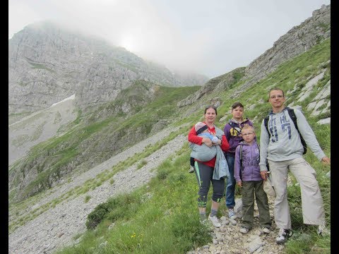 Видео: Греция  Загорохория 3 (поход Папинго- озеро Драколимни)