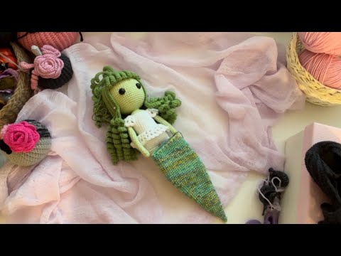 Видео: Вязовлог |носочки| русалки в процессе|театр|марафон Осенний бум амигуруми